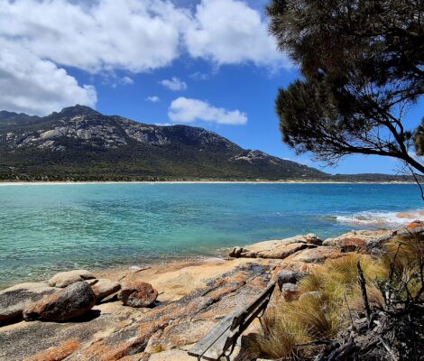 Trousers Point. Flinders Island. Photo Australian Air Safairs