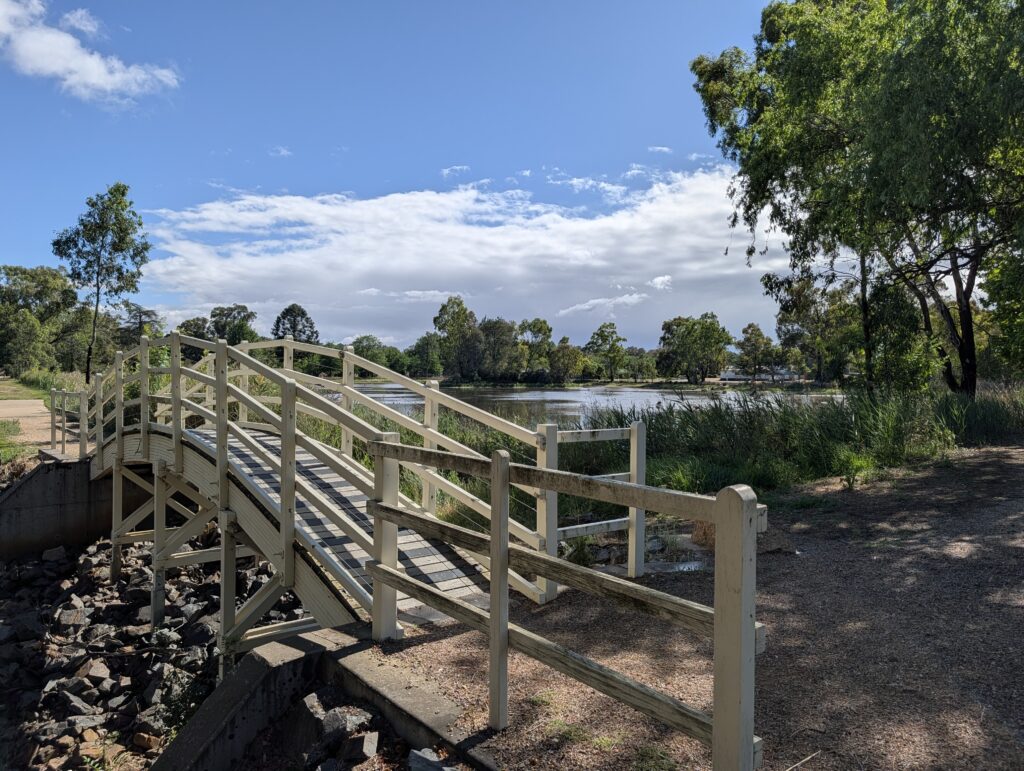 Lake Anderson. Chiltern. Image Marjie Courtis